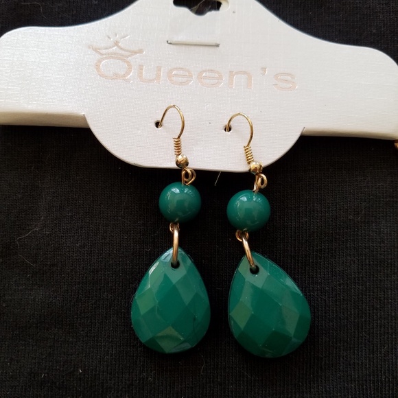 Matching Necklace and Earrings - Picture 3 of 3